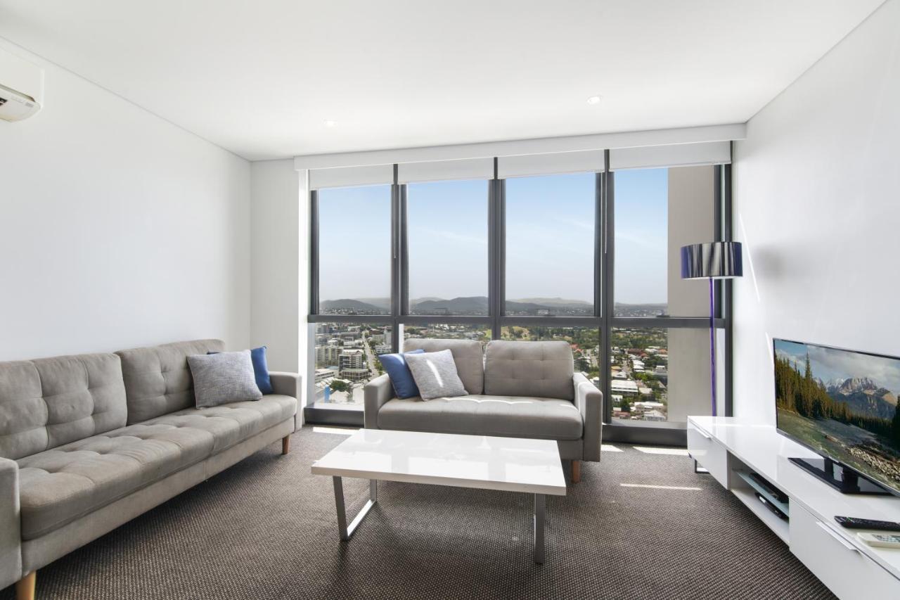 Cosy 1-bed With 41st Floor Views, Pool & Gym * Brisbane