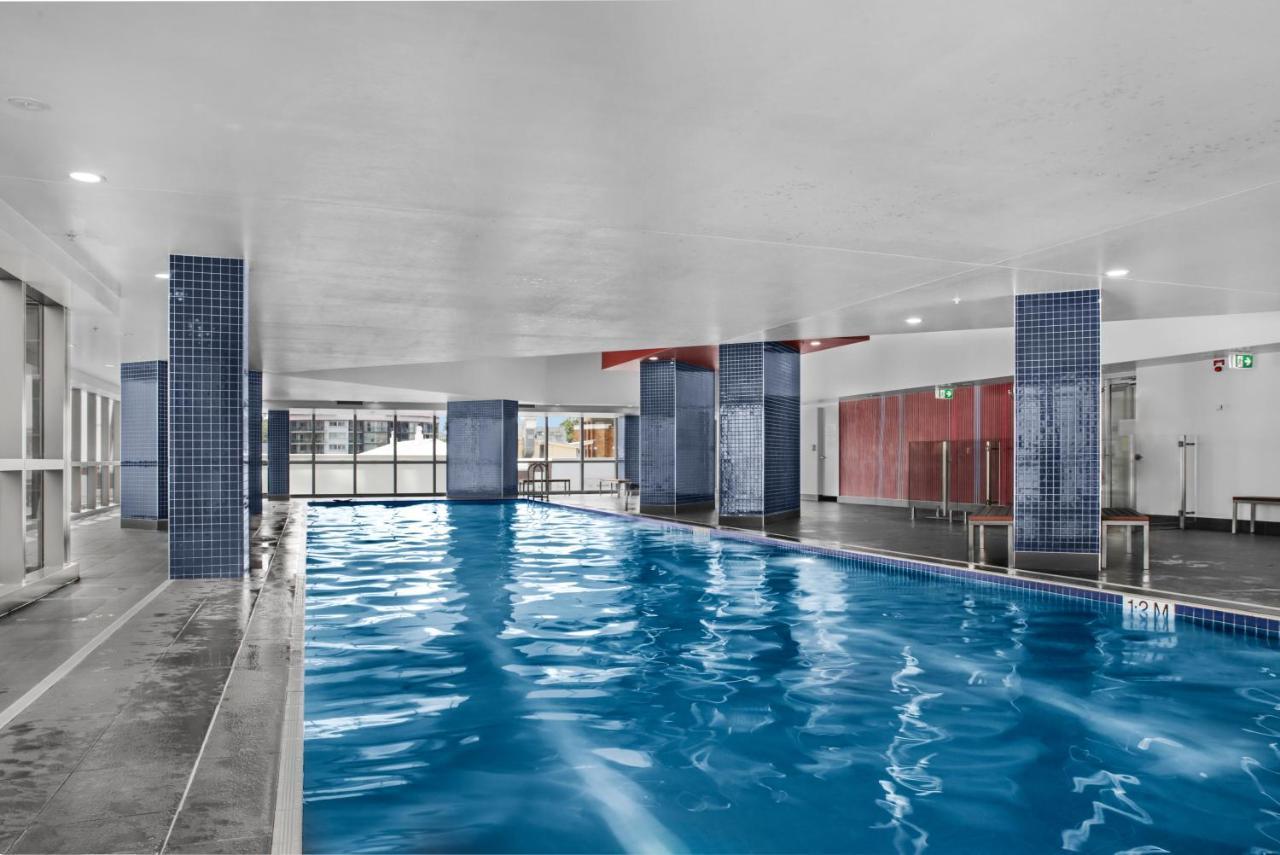 Cosy 1-bed With 41st Floor Views, Pool & Gym